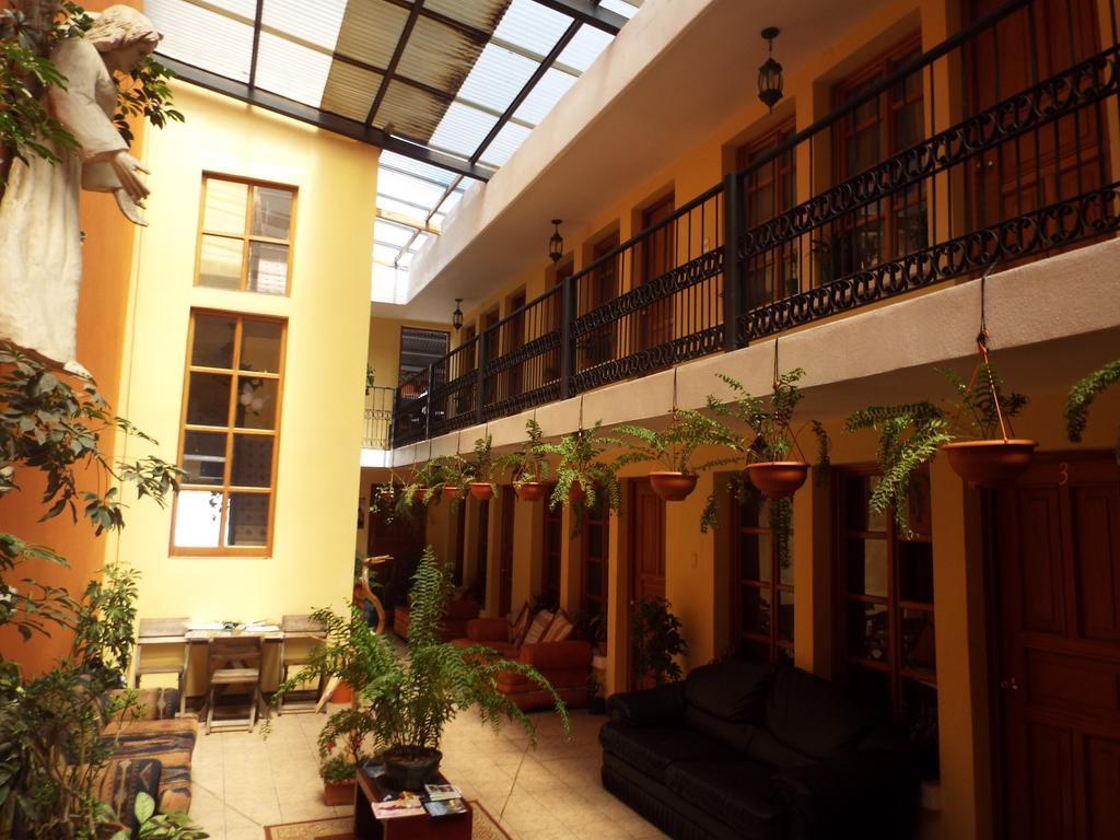 Hotel Kasa Kamelot Quetzaltenango Exterior foto