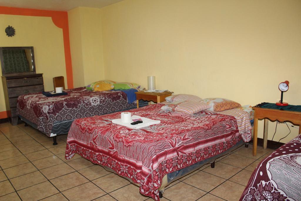 Hotel Kasa Kamelot Quetzaltenango Exterior foto