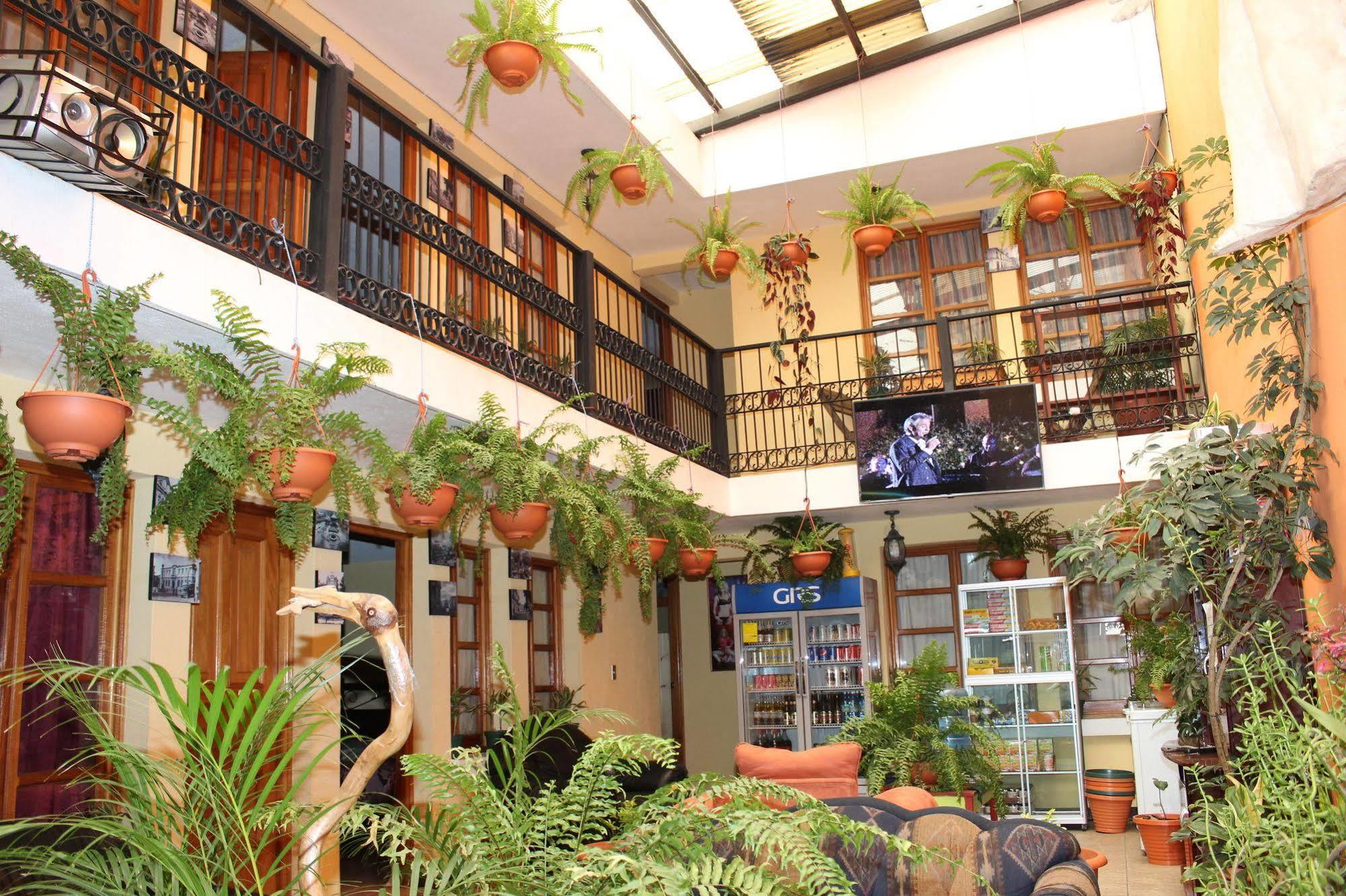 Hotel Kasa Kamelot Quetzaltenango Exterior foto
